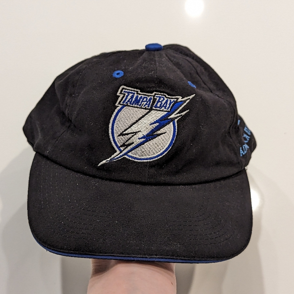 Tampa Bay Lightning NHL Hockey Black Strapback Hat